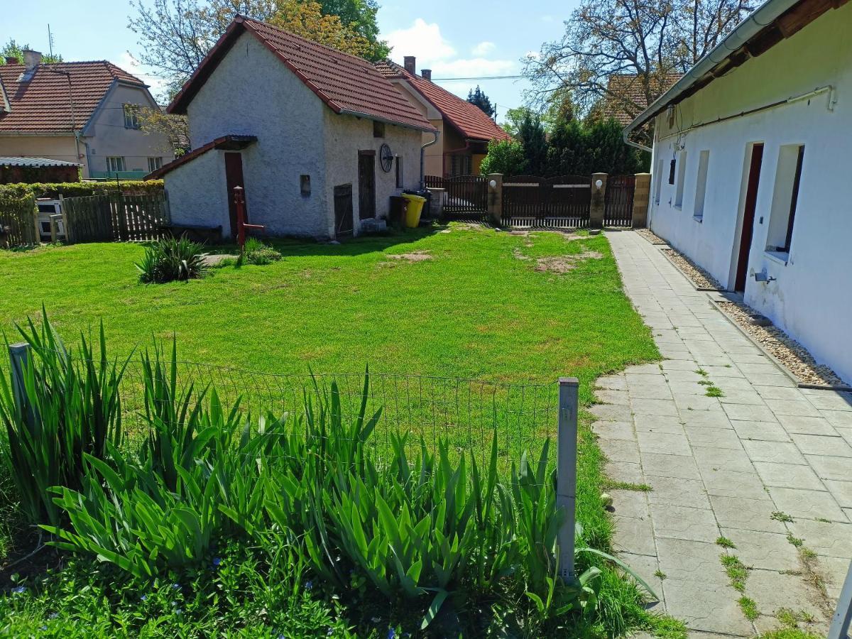 Villa Rekreacni Dum U Elisky A Barusky à Krakovany Extérieur photo