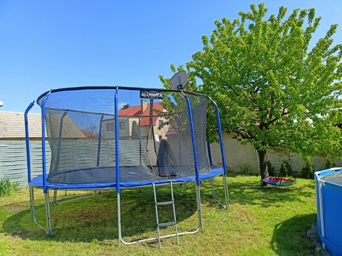 Villa Rekreacni Dum U Elisky A Barusky à Krakovany Extérieur photo